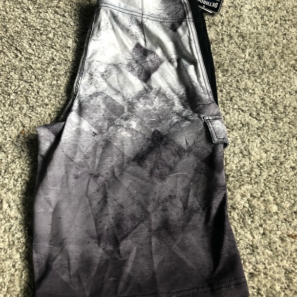 Dethrone shorts - Picture 6 of 6